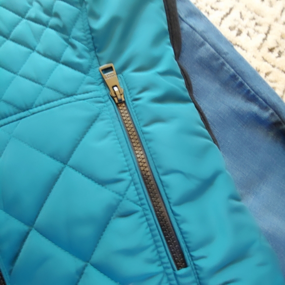 Andrew Marc Teal and Black Quilted Vest Jacket. - Picture 6 of 8